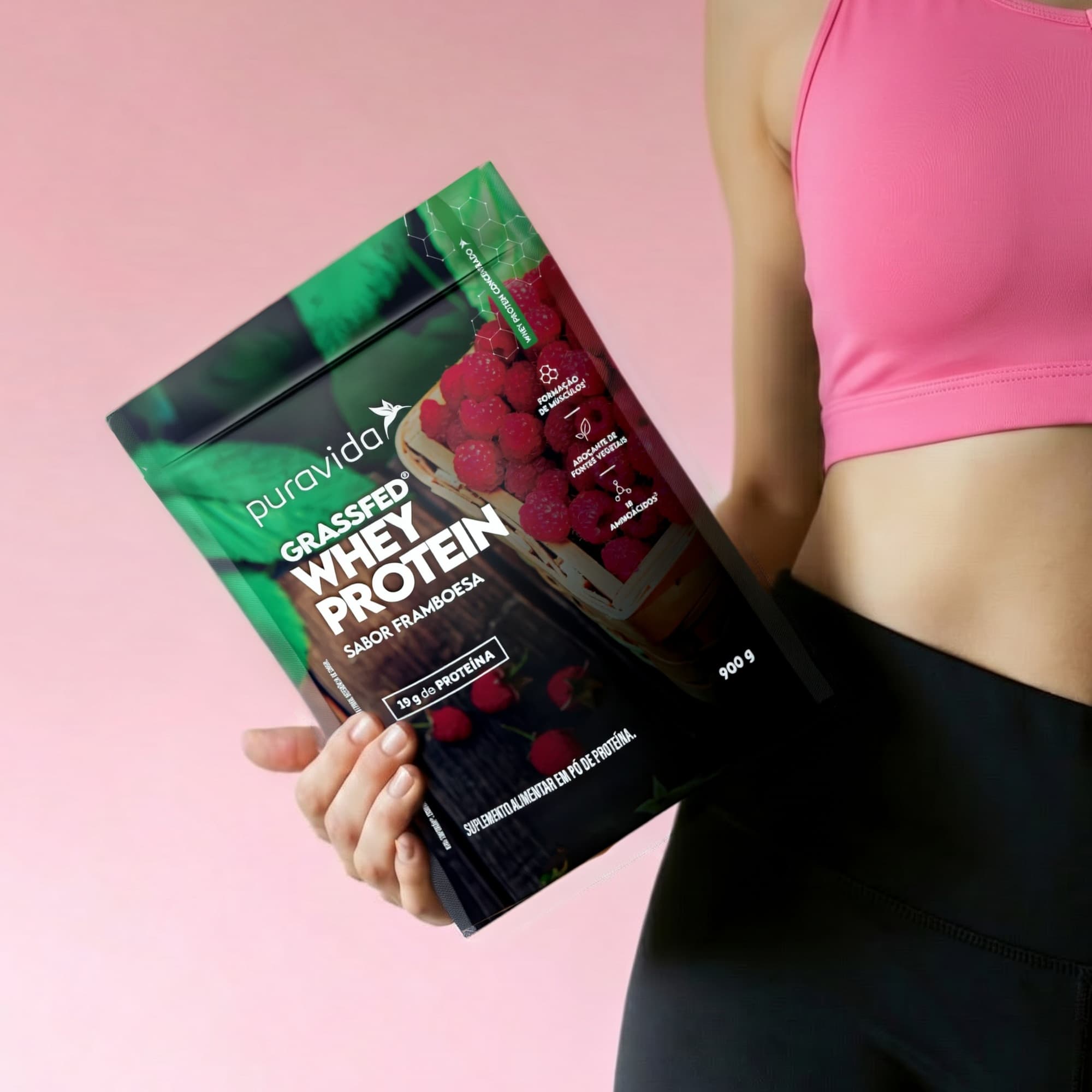 Mulher com Whey Framboesa Mulher com Whey Framboesa